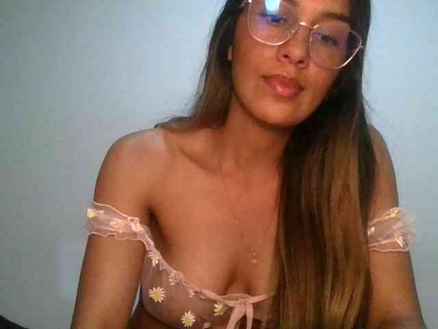 JuanaBrunette webcam