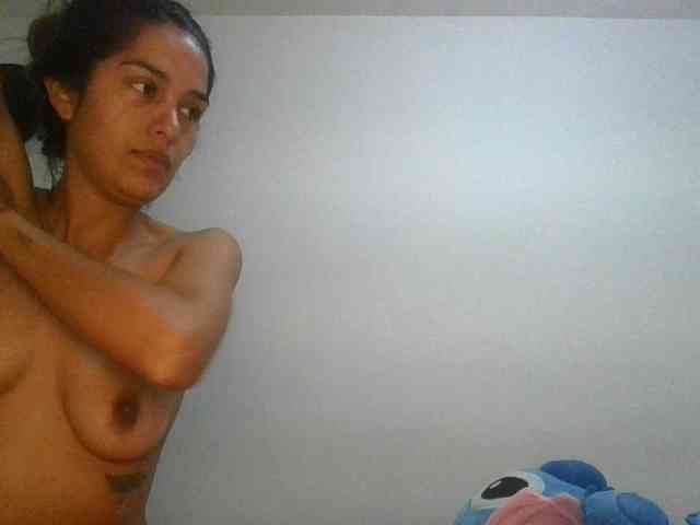 JuanaBrunette webcam