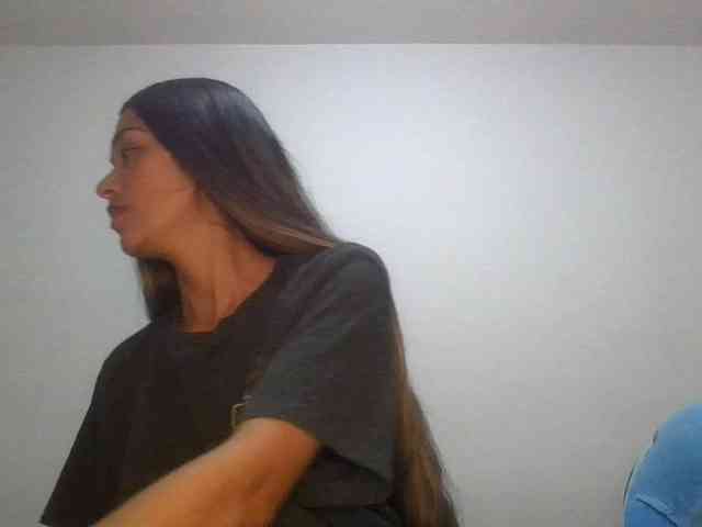 JuanaBrunette webcam