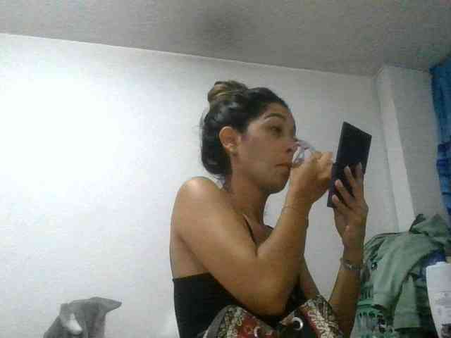 JuanaBrunette webcam