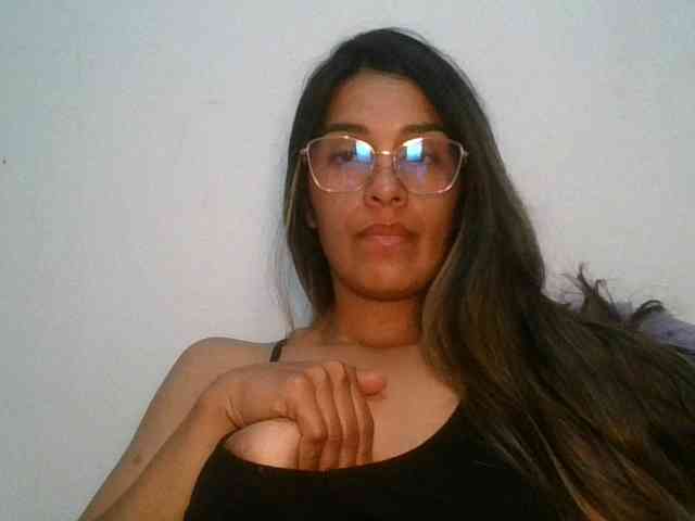 JuanaBrunette webcam