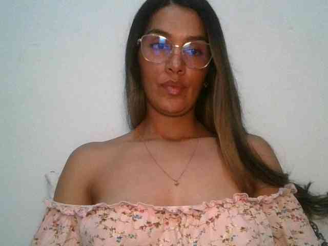 JuanaBrunette webcam