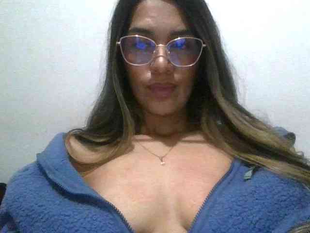 JuanaBrunette webcam