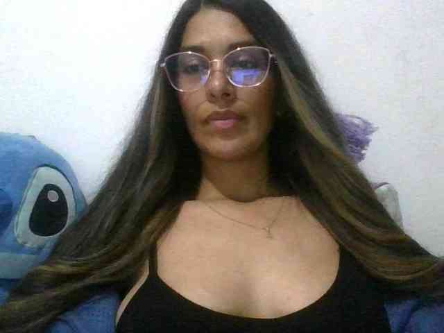 JuanaBrunette webcam