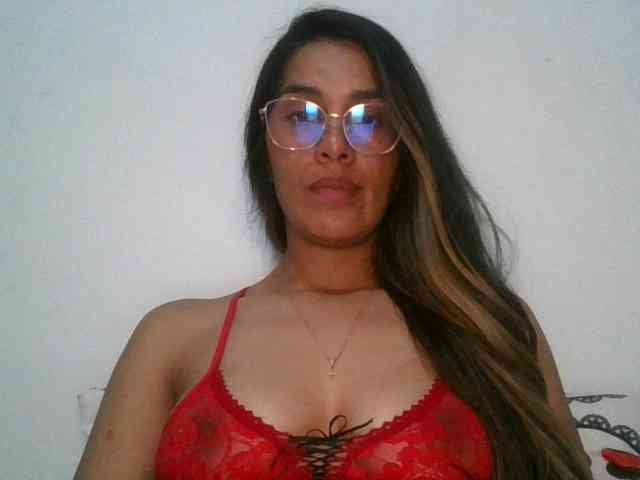 JuanaBrunette webcam