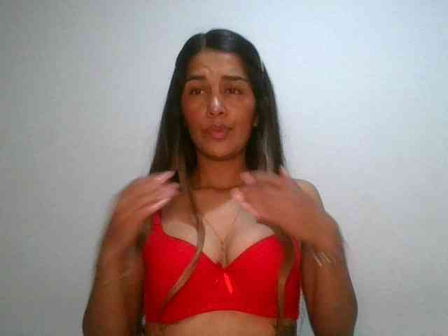 JuanaBrunette webcam