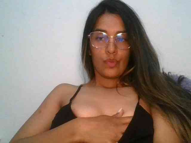 JuanaBrunette