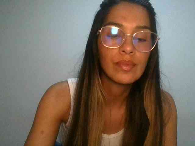 JuanaBrunette webcam