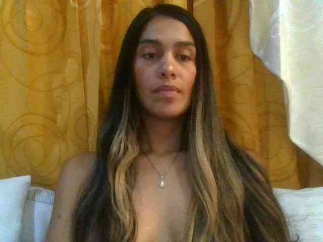 JuanaBrunette webcam