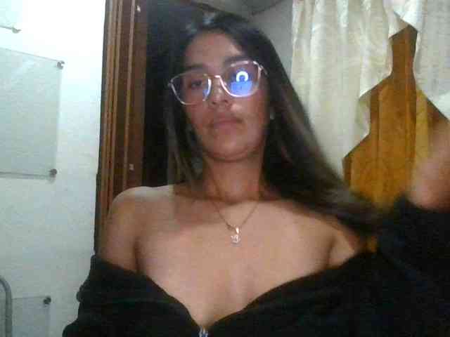 JuanaBrunette