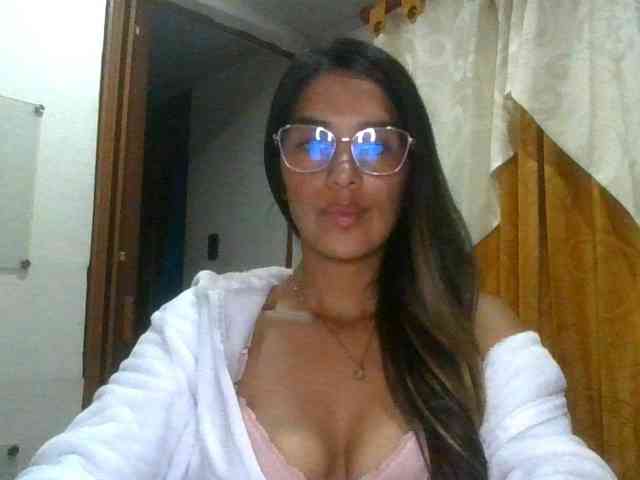 JuanaBrunette