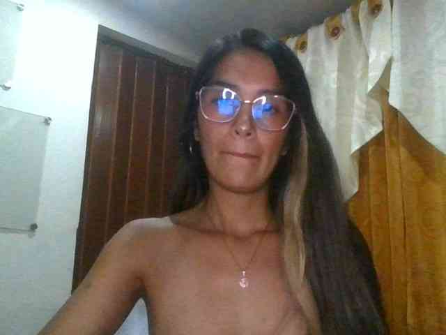 JuanaBrunette
