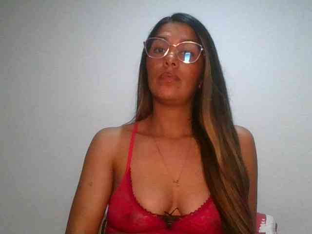 JuanaBrunette webcam