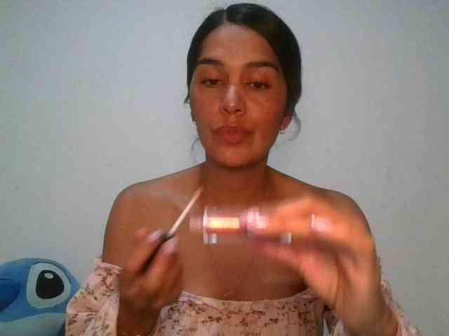 JuanaBrunette webcam