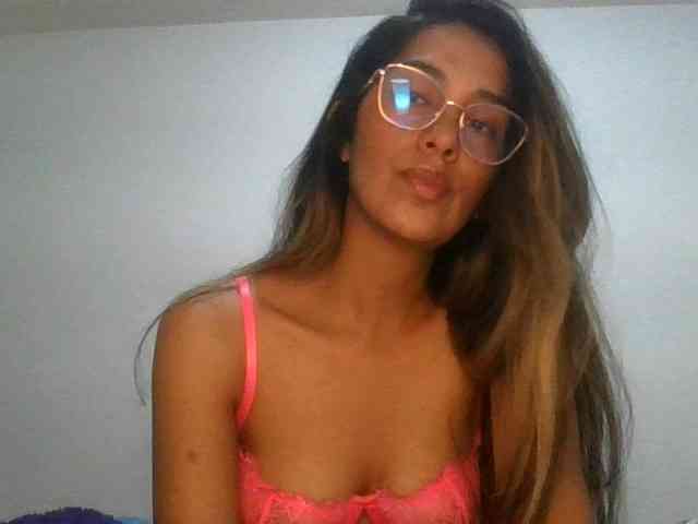 JuanaBrunette webcam