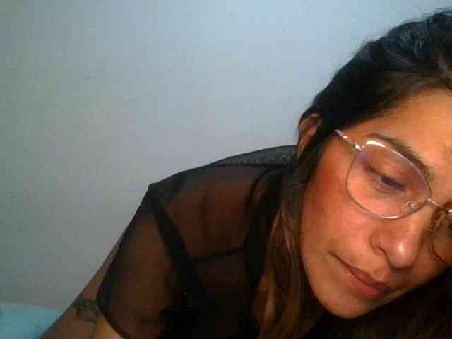 JuanaBrunette webcam