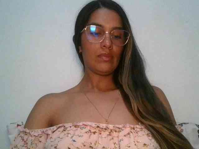 JuanaBrunette webcam