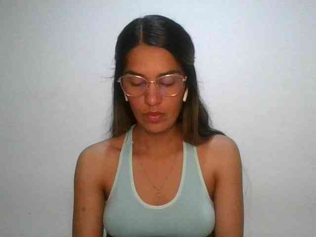 JuanaBrunette webcam