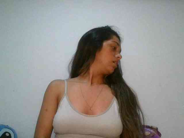 JuanaBrunette webcam