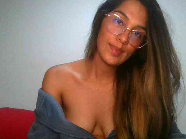 JuanaBrunette