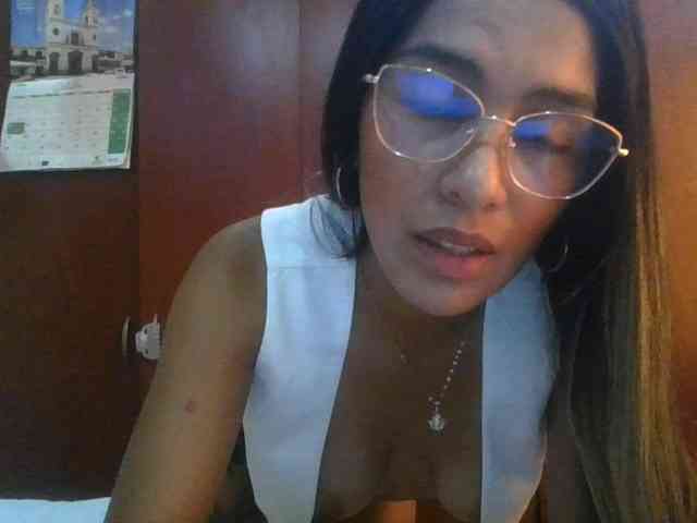 JuanaBrunette