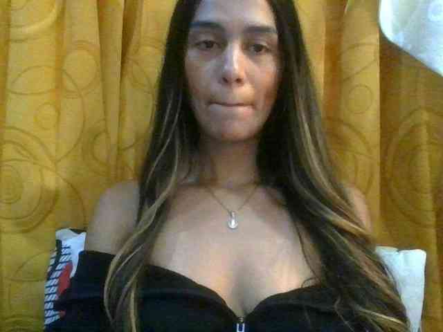 JuanaBrunette