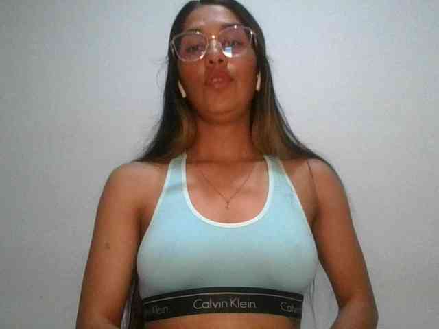 JuanaBrunette webcam