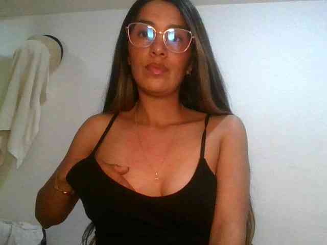 JuanaBrunette webcam