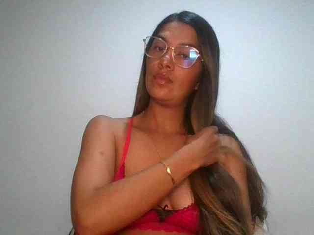 JuanaBrunette webcam