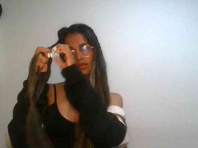 JuanaBrunette webcam