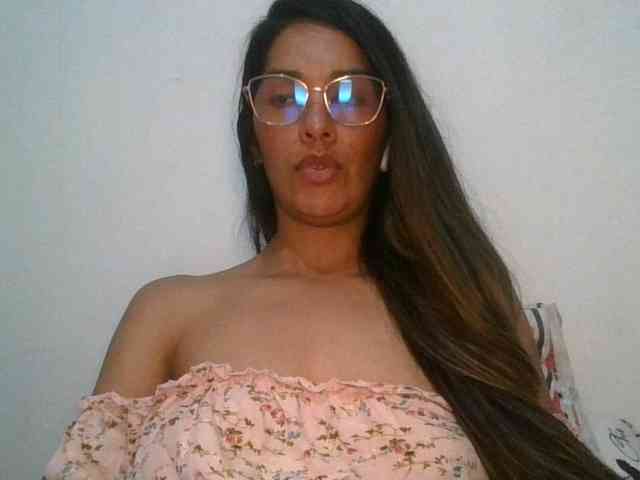 JuanaBrunette