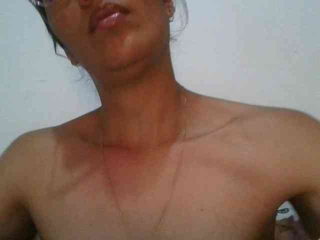 JuanaBrunette webcam