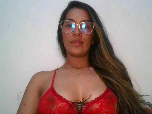 JuanaBrunette webcam