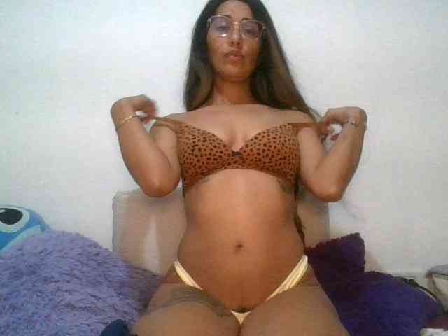 JuanaBrunette webcam