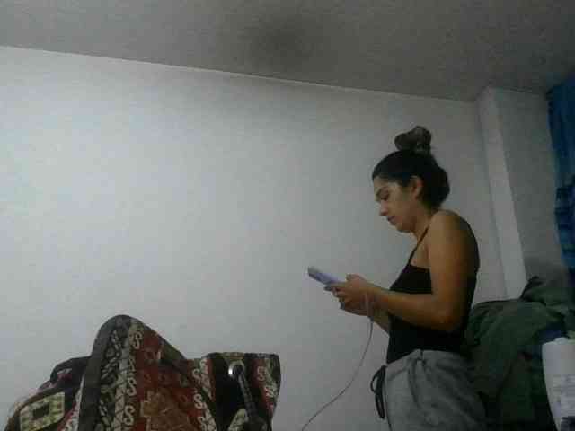 JuanaBrunette webcam