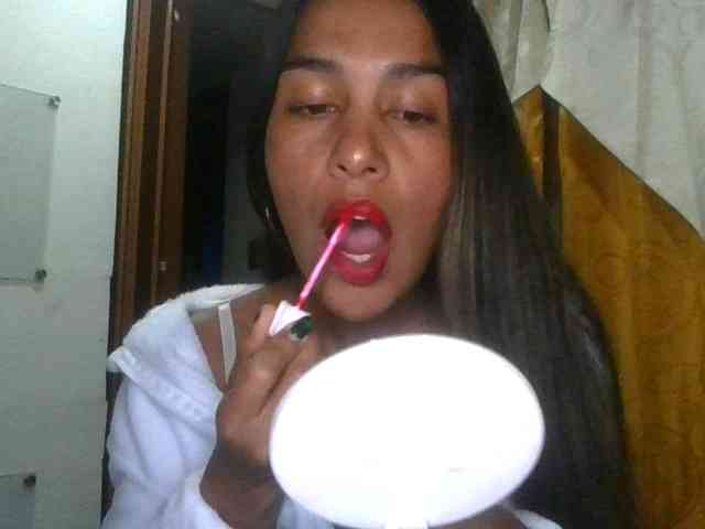 JuanaBrunette webcam