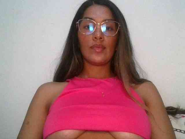 JuanaBrunette webcam