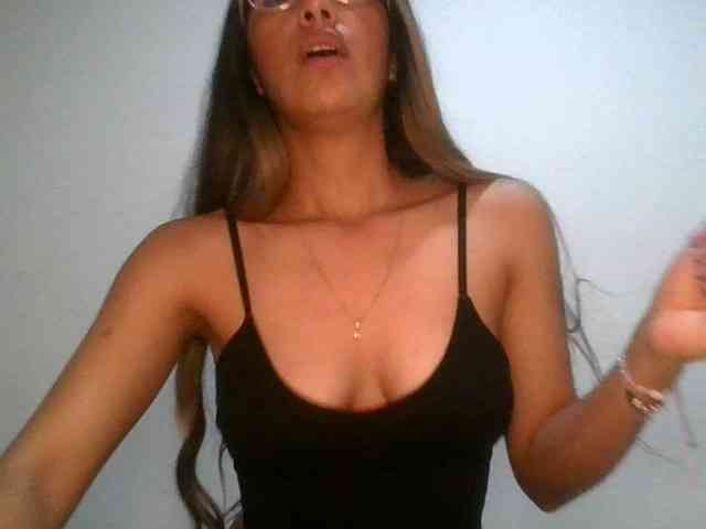 JuanaBrunette webcam