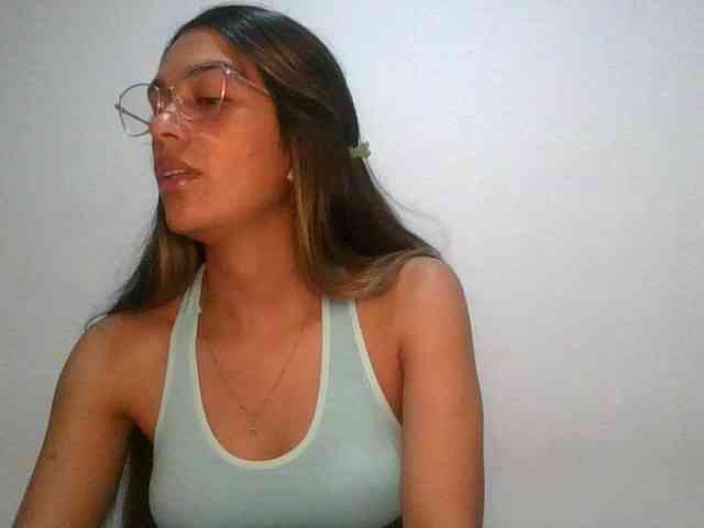 JuanaBrunette webcam