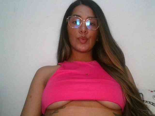 JuanaBrunette webcam