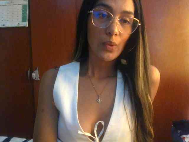Model: JuanaBrunette