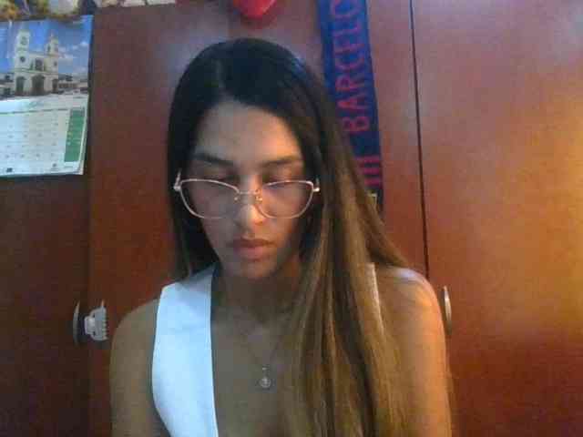 JuanaBrunette