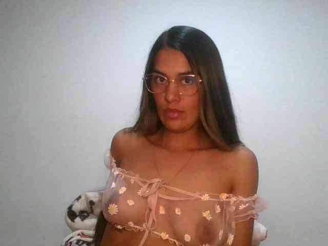 JuanaBrunette webcam