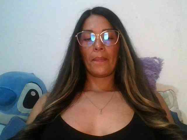 JuanaBrunette webcam