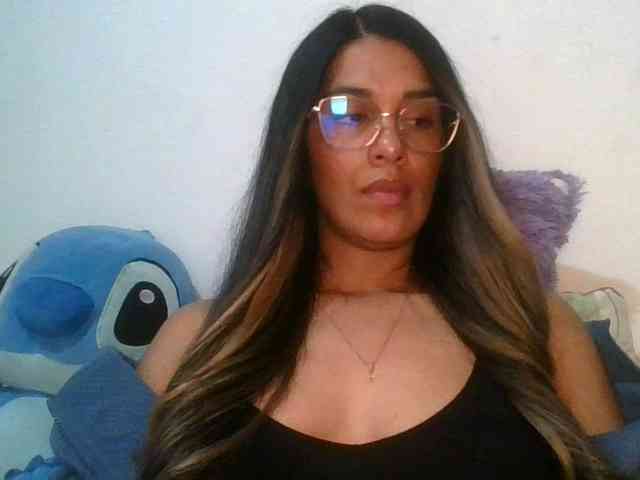 JuanaBrunette webcam