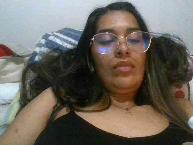 JuanaBrunette webcam