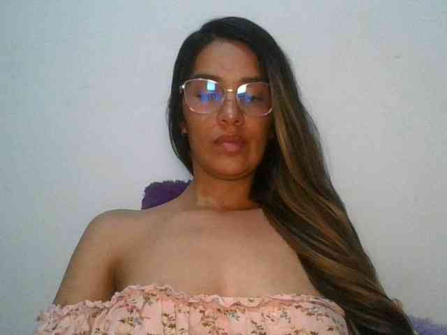 Model: JuanaBrunette