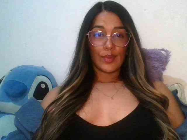 JuanaBrunette webcam