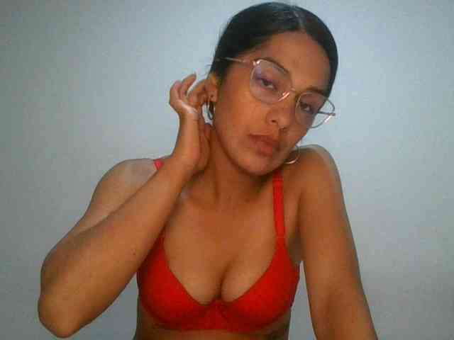 JuanaBrunette webcam