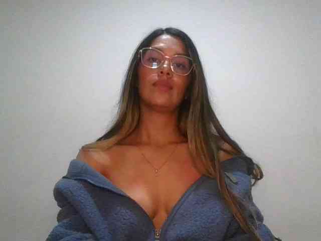 JuanaBrunette webcam